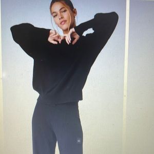 Alo Cashmere jet set Crew and joggers